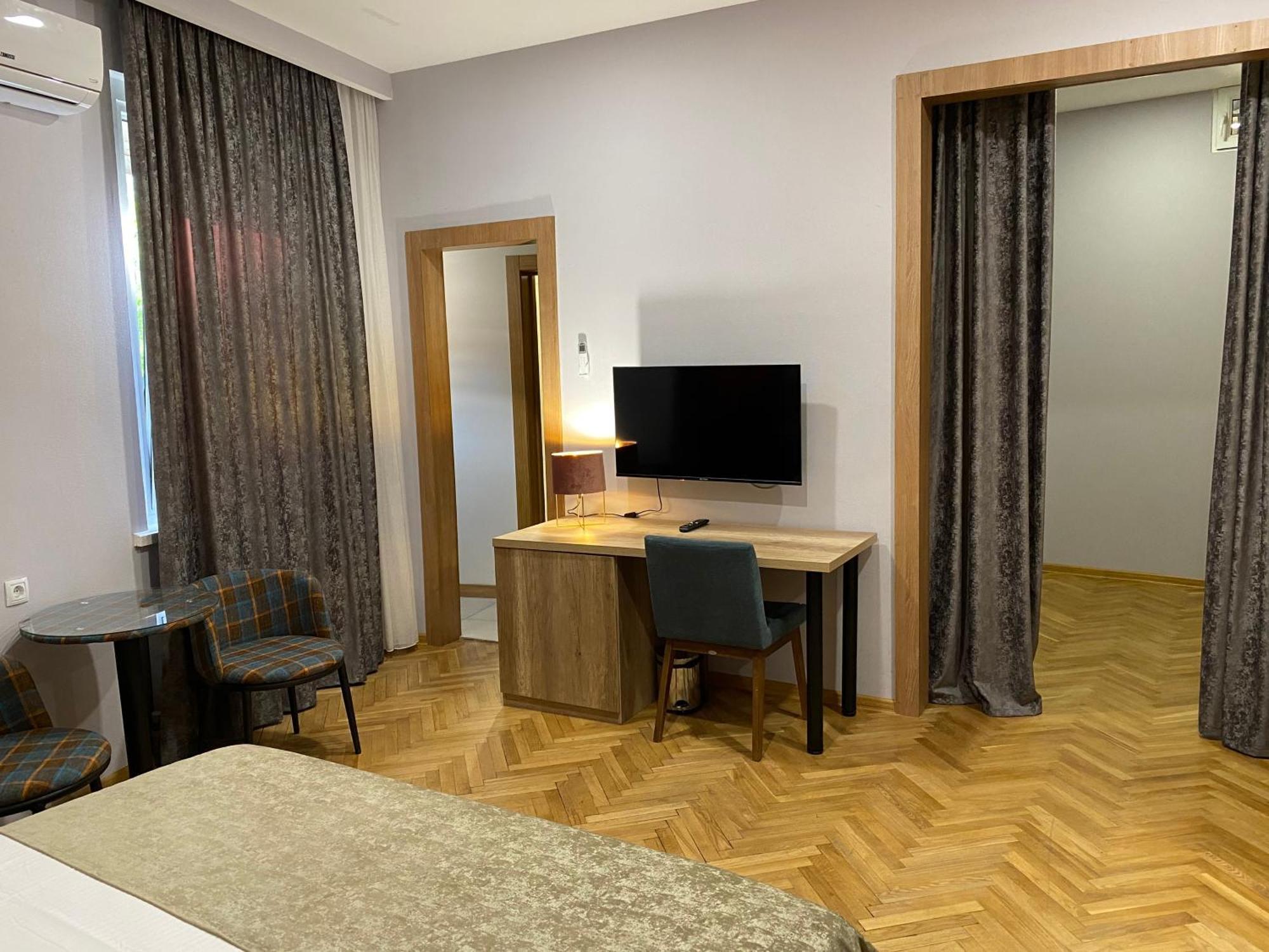 Hotel Banovani Tbilisi Exterior photo